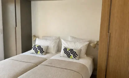 chambre lits jumeaux aux villas vangarone